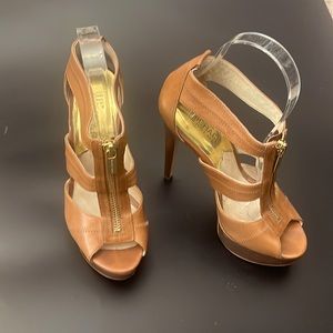 Michael Kors caramel brown peep toe platform heels!! Size 6.